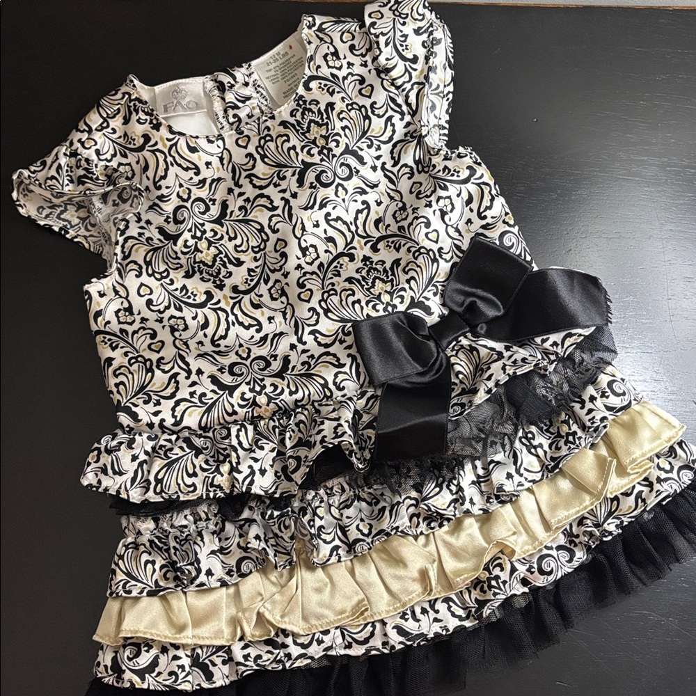 FAO Swarz Black and Gold Patterned 👗 Dress